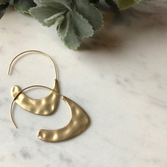 The Willa - Hammered Vintage Crescent Hoops - Picture 2 of 3